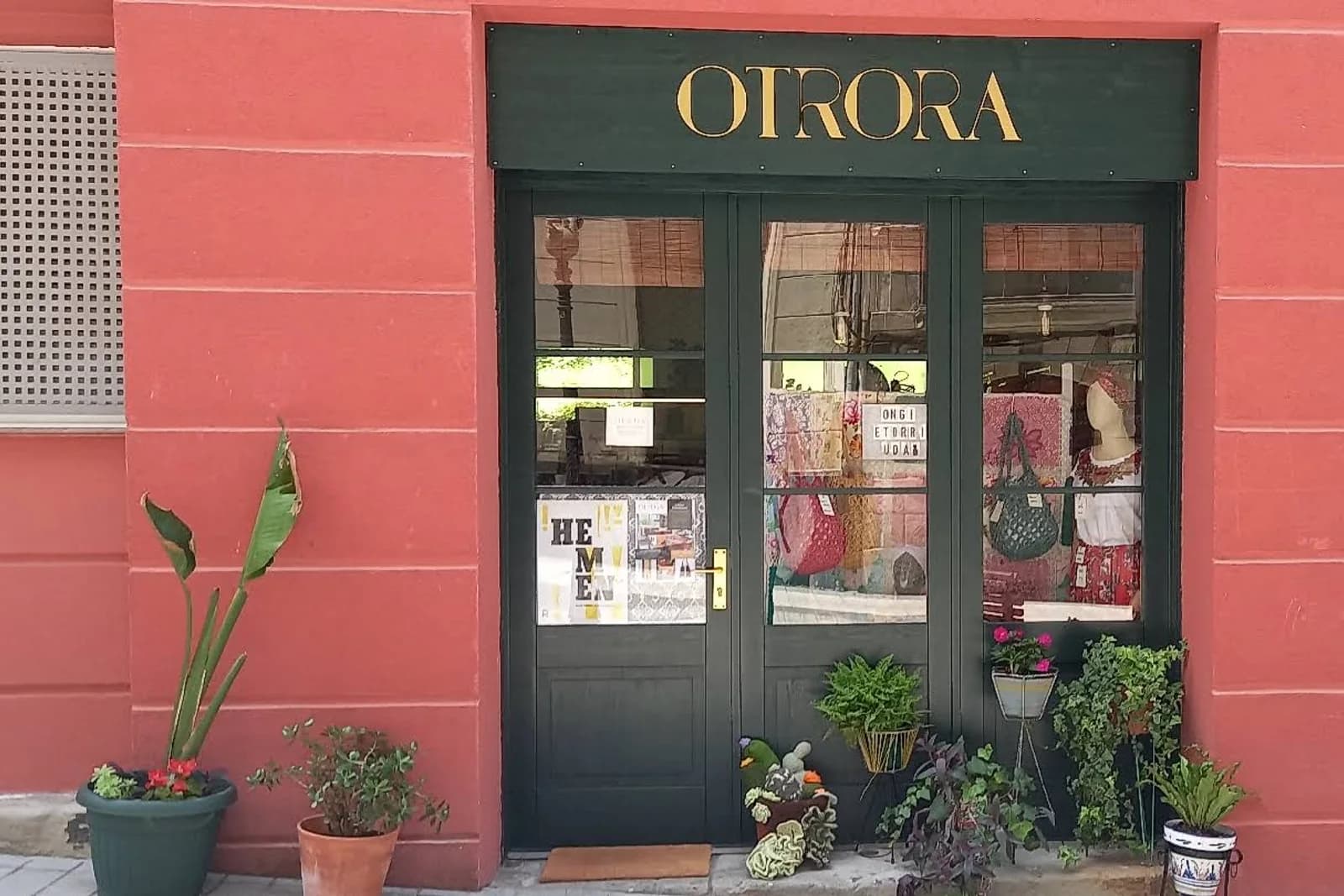 Otrora